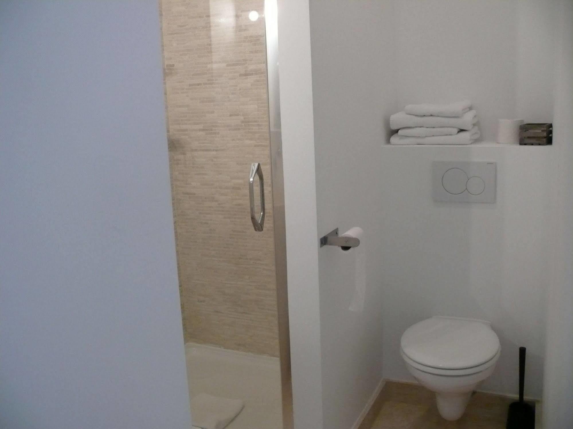 Hotel Lambeau Etterbeek Экстерьер фото