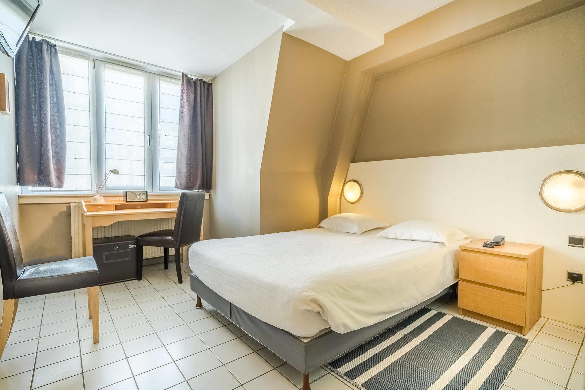 Hotel Lambeau Etterbeek Экстерьер фото