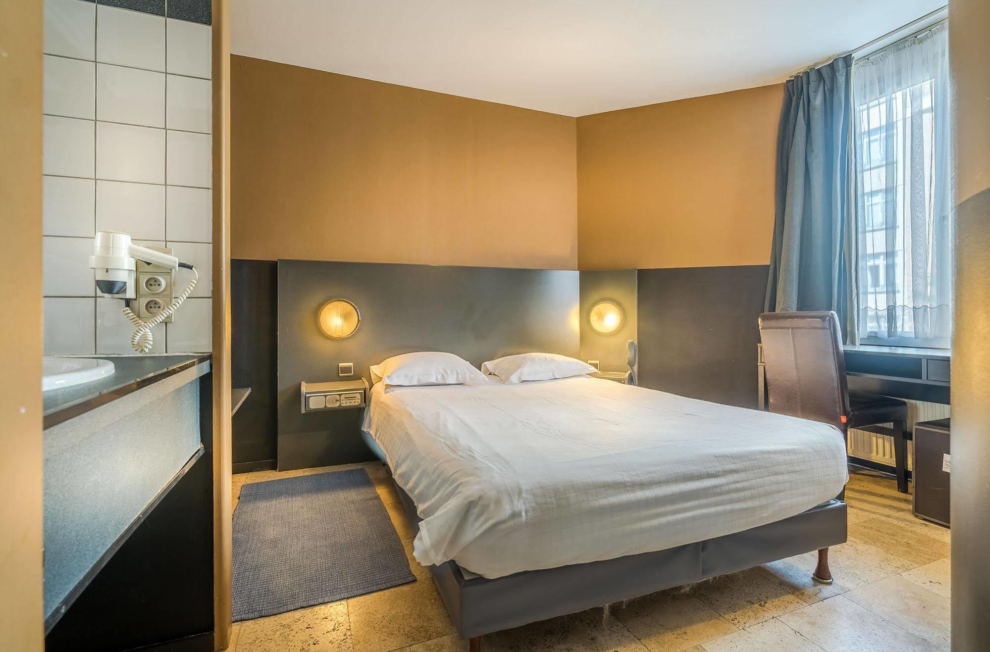 Hotel Lambeau Etterbeek Экстерьер фото